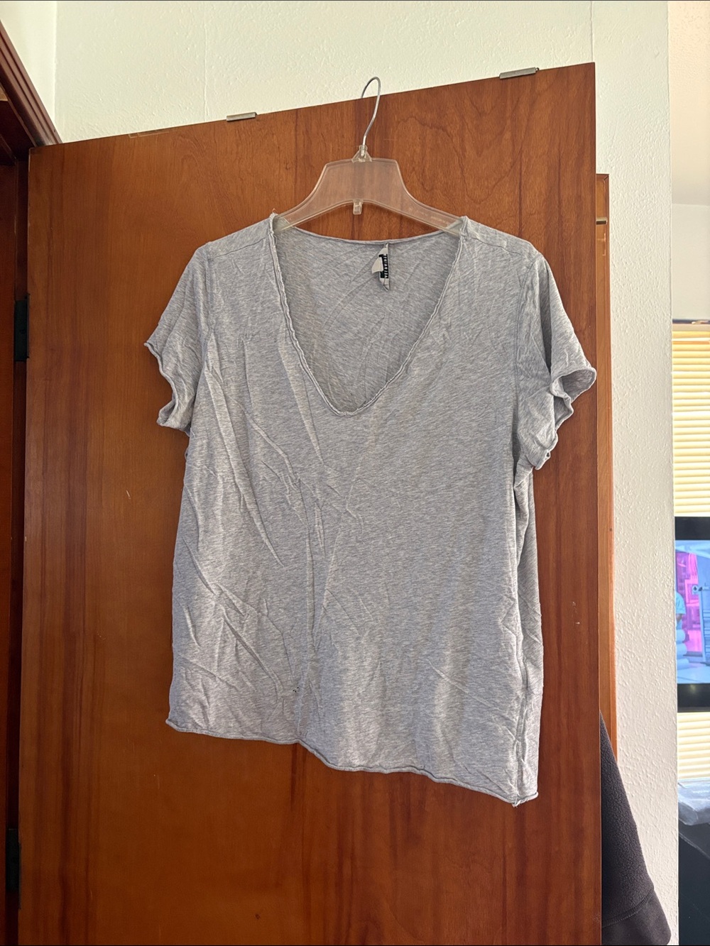 AllSaints Light Gray V-Neck Short Sleeve Tee